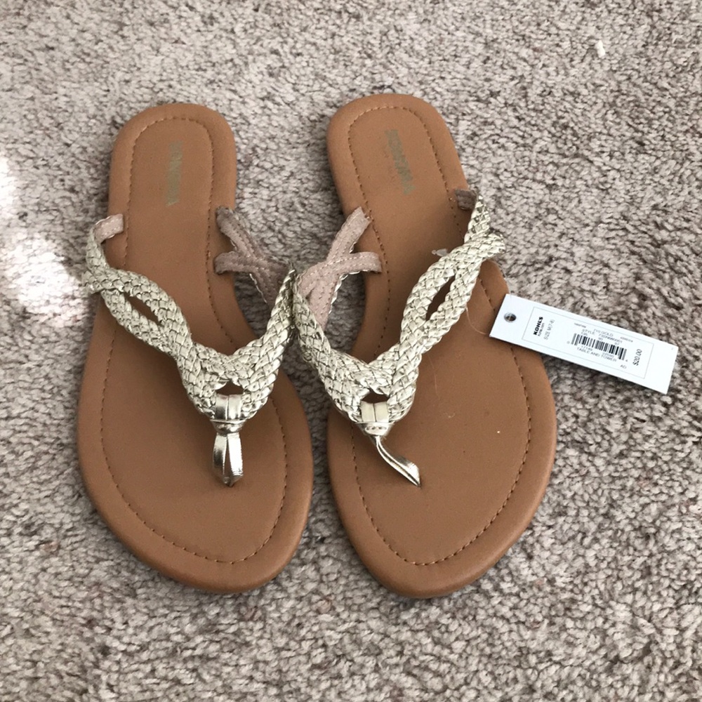 Sonoma flip flops NWT